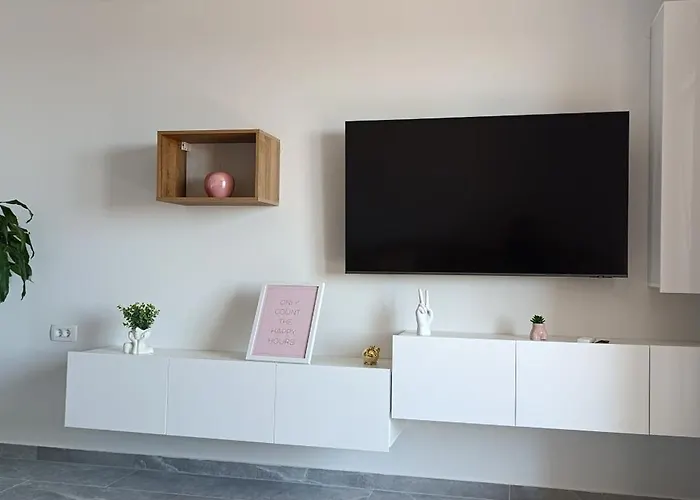 Gallery - View Of The Old Town *